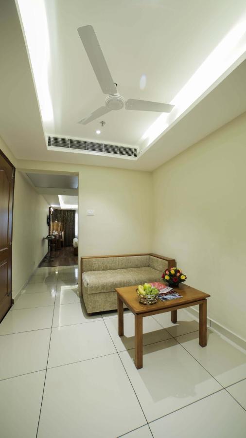 Dass Continental Thrissur Bagian luar foto