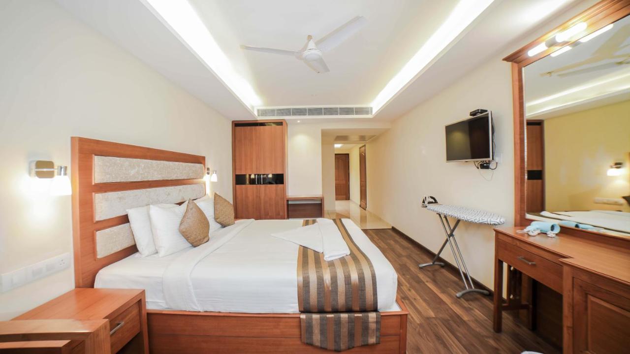 Dass Continental Thrissur Bagian luar foto