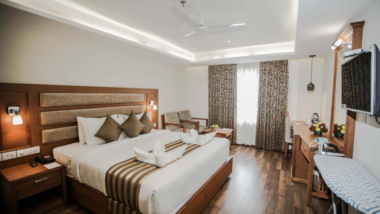 Dass Continental Thrissur Bagian luar foto