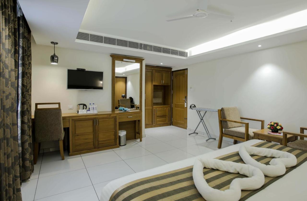 Dass Continental Thrissur Bagian luar foto